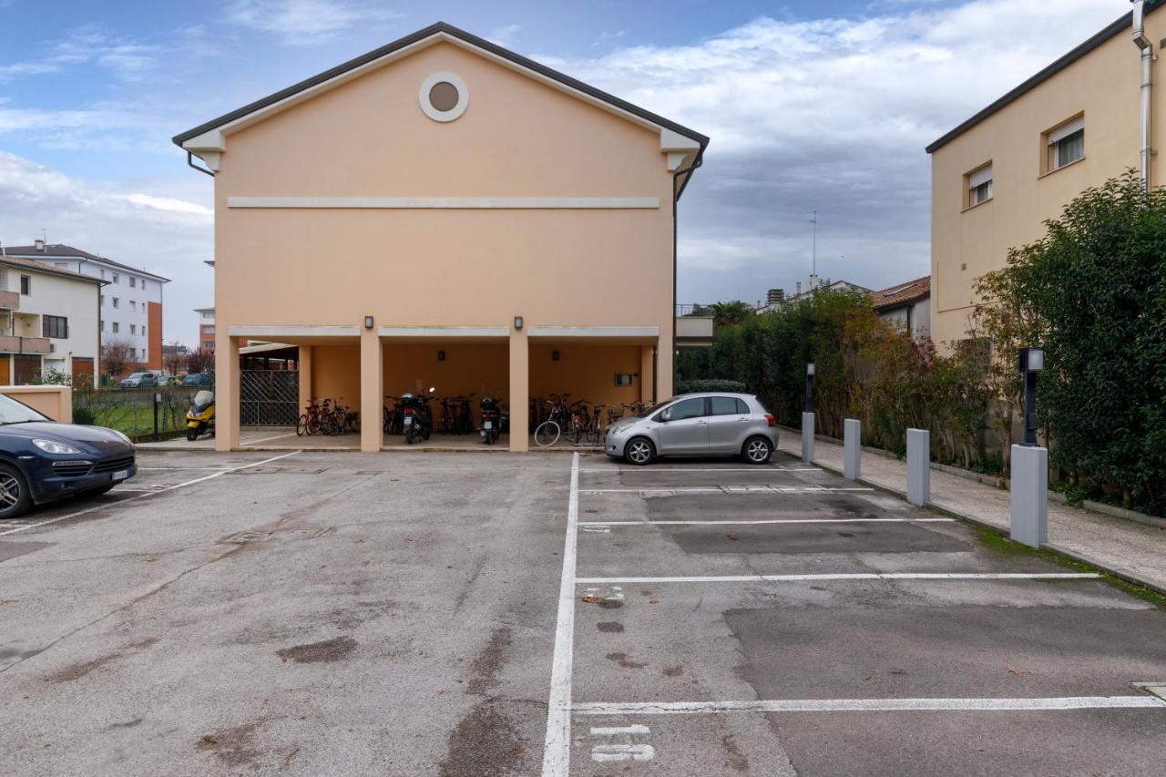 Elly'S Home Parcheggio Privato Ravena Exterior foto